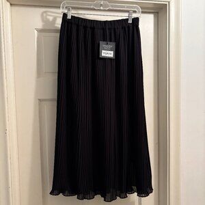 NWT Bessie Pleated Midi Skirt Black Size: Small